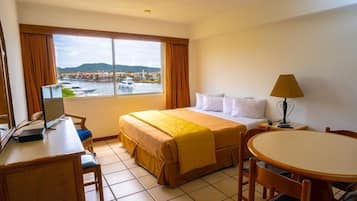 Laptop workspace, iron/ironing board, free WiFi, bed sheets