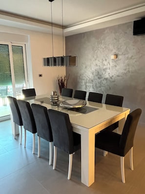 Double or Twin Room, Balcony, Courtyard View | Private kitchen | Full-size fridge, microwave, oven, stovetop