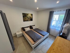 1 bedroom, travel cot, free WiFi, bed sheets