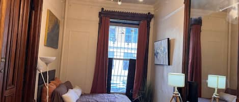 Iron/ironing board, free WiFi, bed sheets