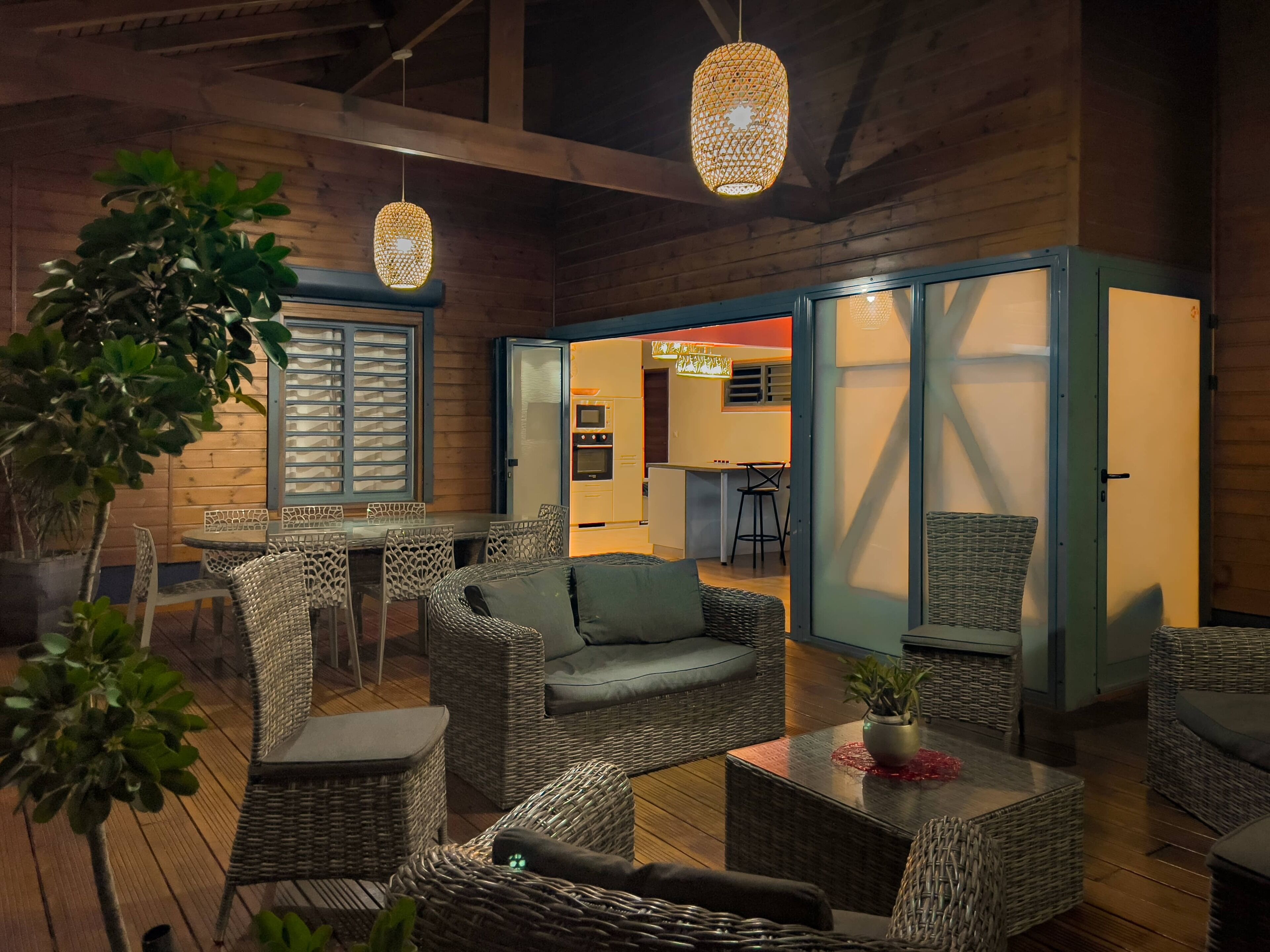 Biệt thự tiện nghi đơn giản, 1 phòng ngủ, hồ bơi riêng | Hiên