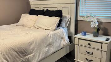 2 bedrooms, desk, iron/ironing board, free WiFi