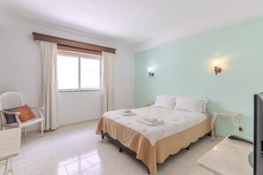 Iron/ironing board, free WiFi