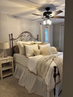 4 bedrooms, iron/ironing board, free WiFi, bed sheets