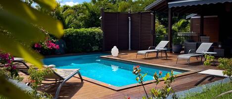 Outdoor pool, pool loungers
