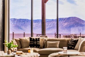 Interior - SAUNA/Swim Spa/Fire Pit/Game Room/VIEWS - Midnight Glades (Gatlinburg)