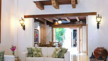 Chalet | Living area