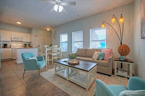 Front of property - 9 Costa Bahia Condos Sleeps 50 + Pool Minutes to the Beach (Port Aransas)