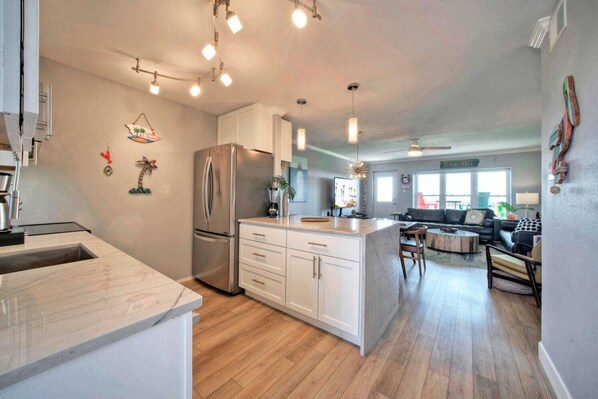 House (6 Bedrooms) | Interior - Sleeps 16 2 Beachfront Condos, Pool+pickleball+tennis Island Retreat Complex (Port Aransas)