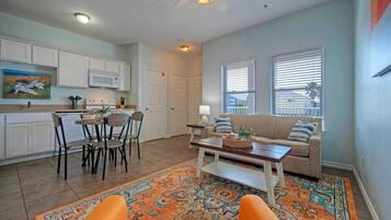 House (2 Bedrooms) | Front of property