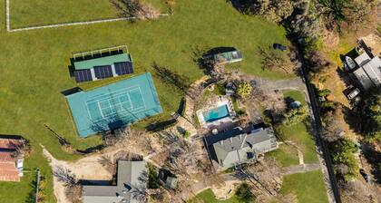 Victorian Manor In Paso Robles Wine Country + Pool, Hot Tub, Firepit, Tennis Court Sleeps 28