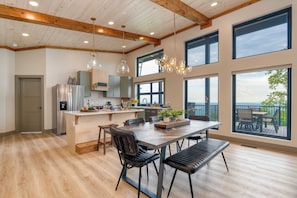 Talo (5 Bedrooms) | Sisätilat