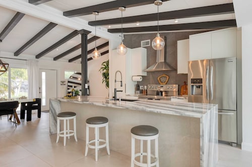 Luxury Waterfront Home w/ Pool, Hot Tub & Dock Near Las Olas Gulfstream