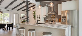 Luxury Waterfront Home w/ Pool, Hot Tub & Dock Near Las Olas Gulfstream