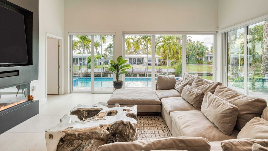 Luxury Waterfront Home w/ Pool, Hot Tub & Dock Near Las Olas Gulfstream