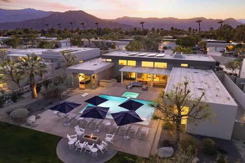 Sleeps 28! 2 Luxe Villas w/ Pool & Putting Green Polo Villas Nova by Avantstay