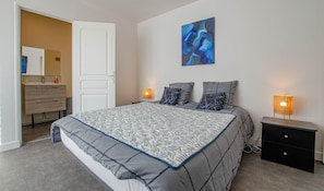 2 Schlafzimmer, Reisekinderbett, kostenloses WLAN