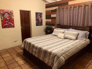 2 quartos, ferros/tábuas de passar roupa, Wi-Fi, roupa de cama