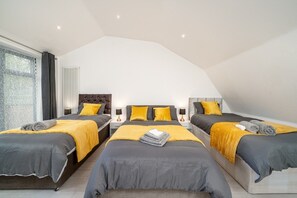 3 bedrooms, iron/ironing board, WiFi, bed sheets
