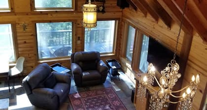 Gypsy Sunset cabin - gorgeous sunset views overlooking Lake Ouachita valley,