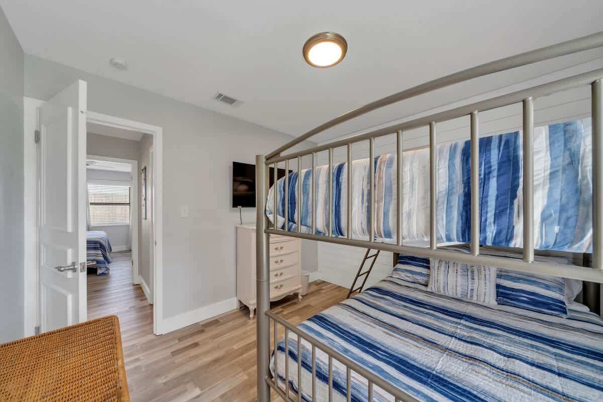 4 chambres, fer et planche à repasser, Wi-Fi gratuit, draps fournis