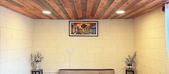 Charming 2-bedroom house in delightful San Lucas Tolimán with WiFi