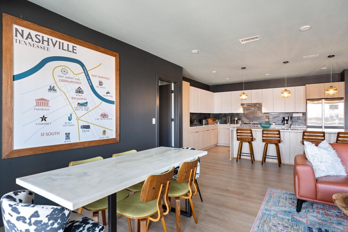 Neon Notes - Walk To Broadway