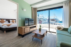 Tallelokero huoneessa, pimennysverhot, ilmainen Wi-Fi