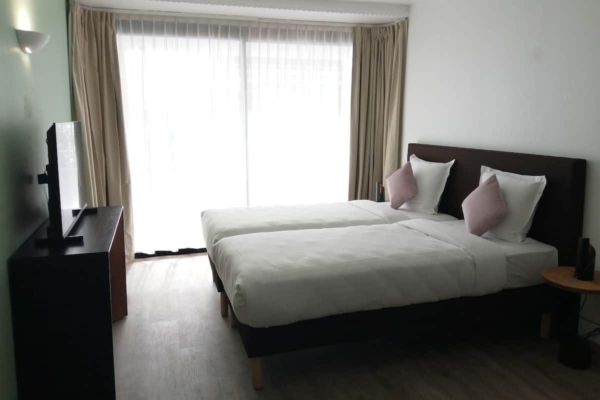 Standard Studio, Balcony, Sea View | 2 bedrooms, in-room safe, blackout drapes, free WiFi