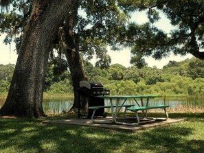 Área de parrillas y picnic