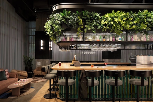 New Hotel Moxy Montreal Downtown