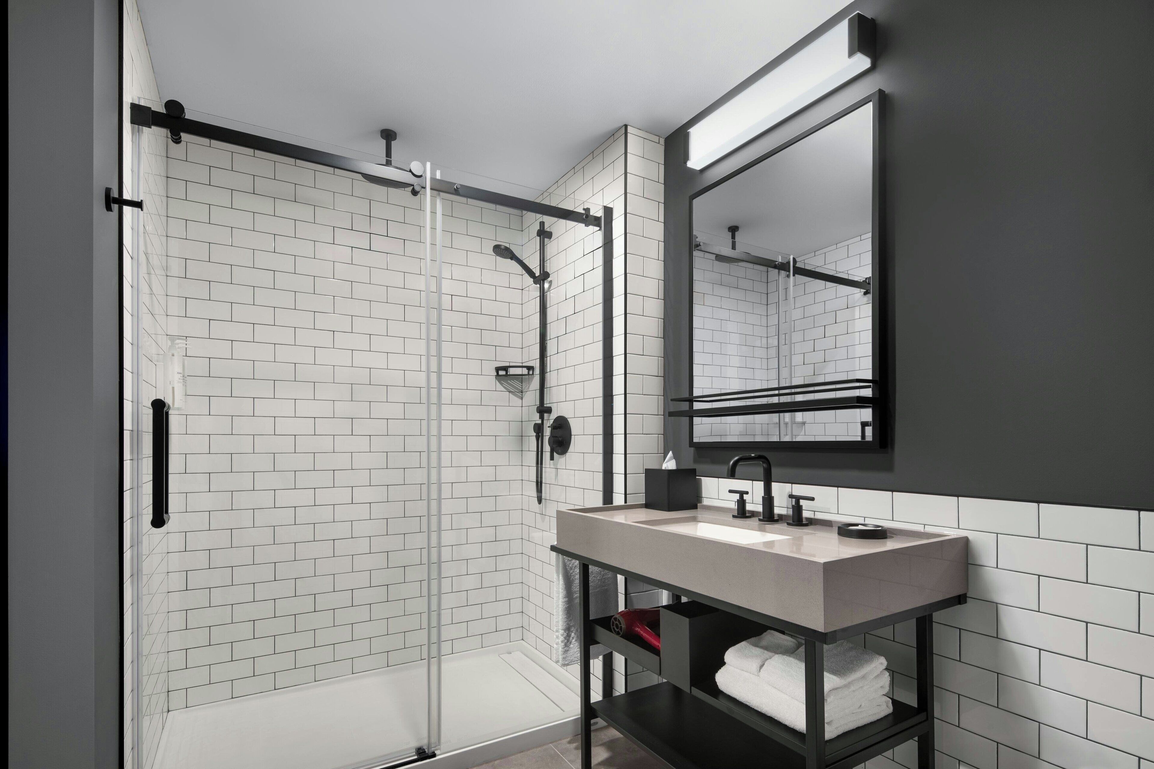 Photo - Moxy Montreal Downtown