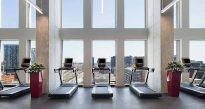 New Hotel Moxy Montreal Downtown