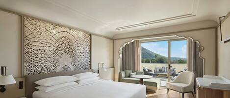 Premier-Zimmer, 1 King-Bett, Nichtraucher, Balkon | 1 Schlafzimmer, Zimmersafe, Verdunkelungsvorhänge