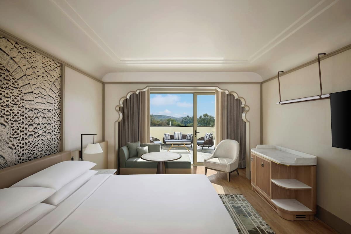 1 bedroom, in-room safe, blackout drapes, soundproofing