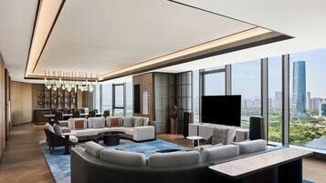 Presidential Studio Suite, 1 Double Bed, Bay View | Down comforters, in-room safe, laptop workspace, blackout drapes