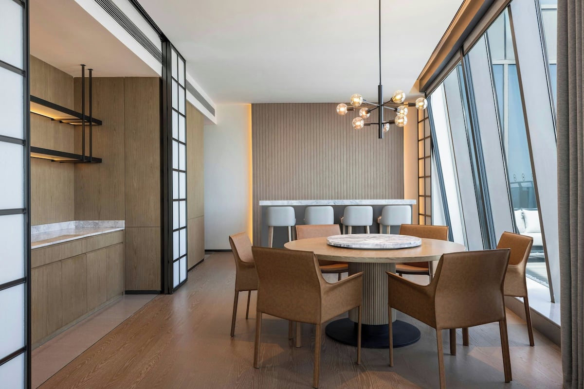 Club Suite, 1 King Bed, Non Smoking, Balcony | In-room safe, laptop workspace, blackout curtains, soundproofing