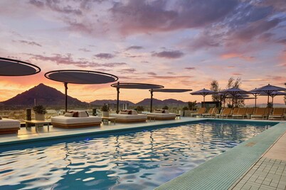 The Remi Scottsdale, Autograph Collection