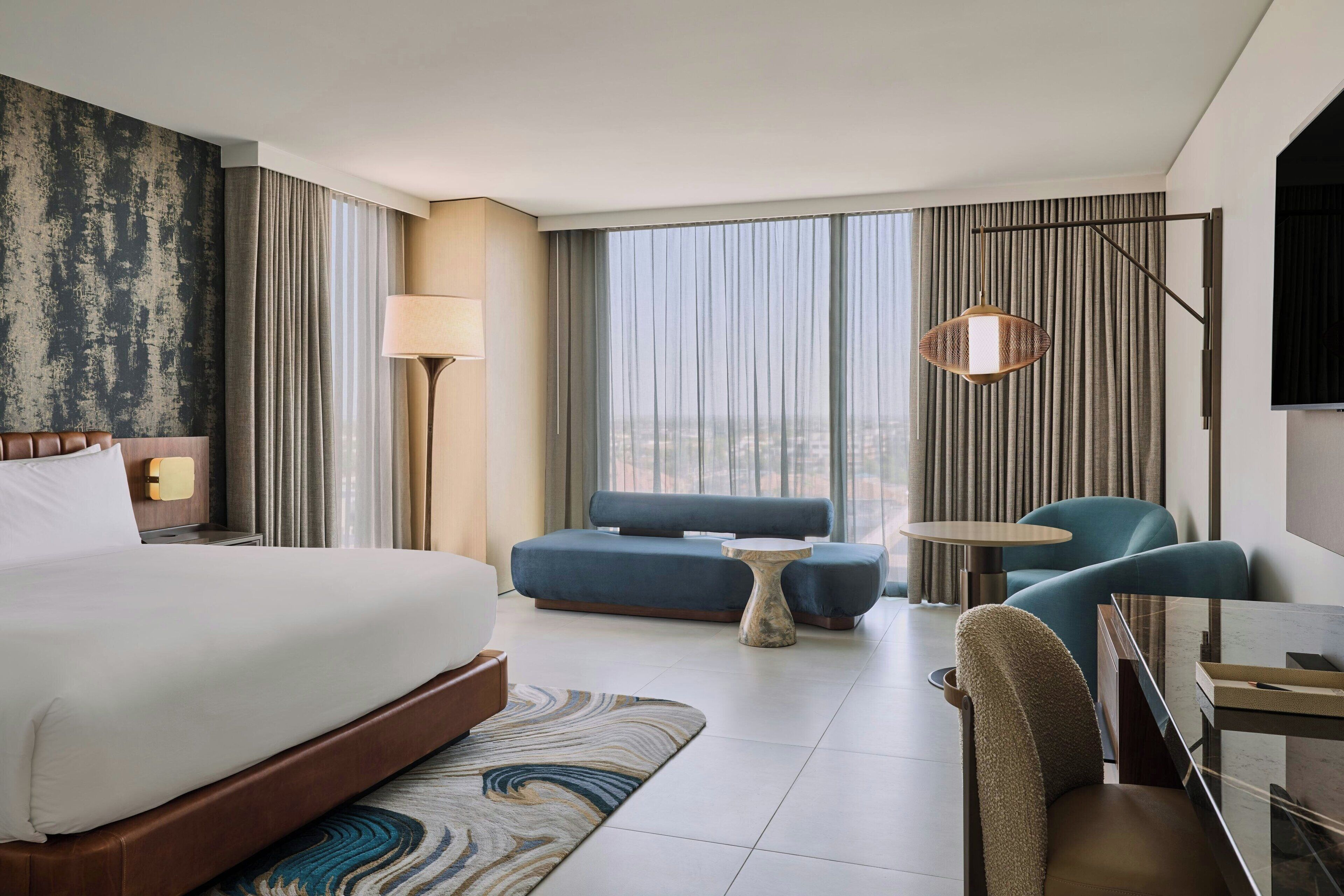 Junior Suite, 1 King Bed, City View | Minibar, in-room safe, desk, blackout drapes