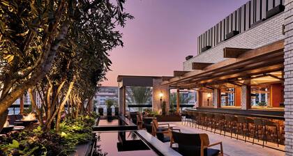 The REMI., Scottsdale, Autograph Collection