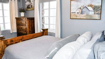 3 bedrooms, iron/ironing board, travel crib, free WiFi