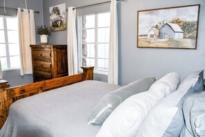 3 chambres, fer et planche à repasser, lit parapluie, Wi-Fi gratuit