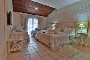 Espace de travail pour ordinateur portable, Wi-Fi gratuit, draps fournis