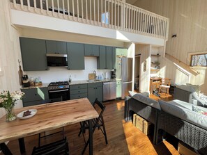 Microonde, forno, piano cottura, lavastoviglie
