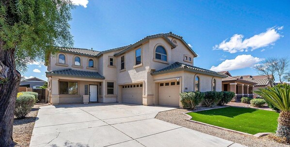 Exterior - Fully Furnished SEASONAL Rental Available in San Tan Valley (San Tan Valley)