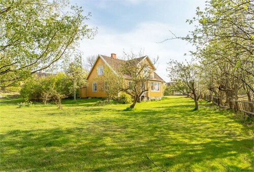Welcome to this fantastic summer house located on Tjurkö in the Blekinge archipelago.  SE03018