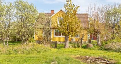 Welcome to this fantastic summer house located on Tjurkö in the Blekinge archipelago. SE03018