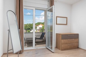 Interior - Villa Vinis Terra – Peaceful Escape with Pool & Jacuzzi (Zmijavci)