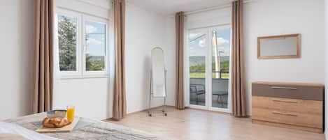 5 bedrooms, iron/ironing board, travel crib, WiFi (free)