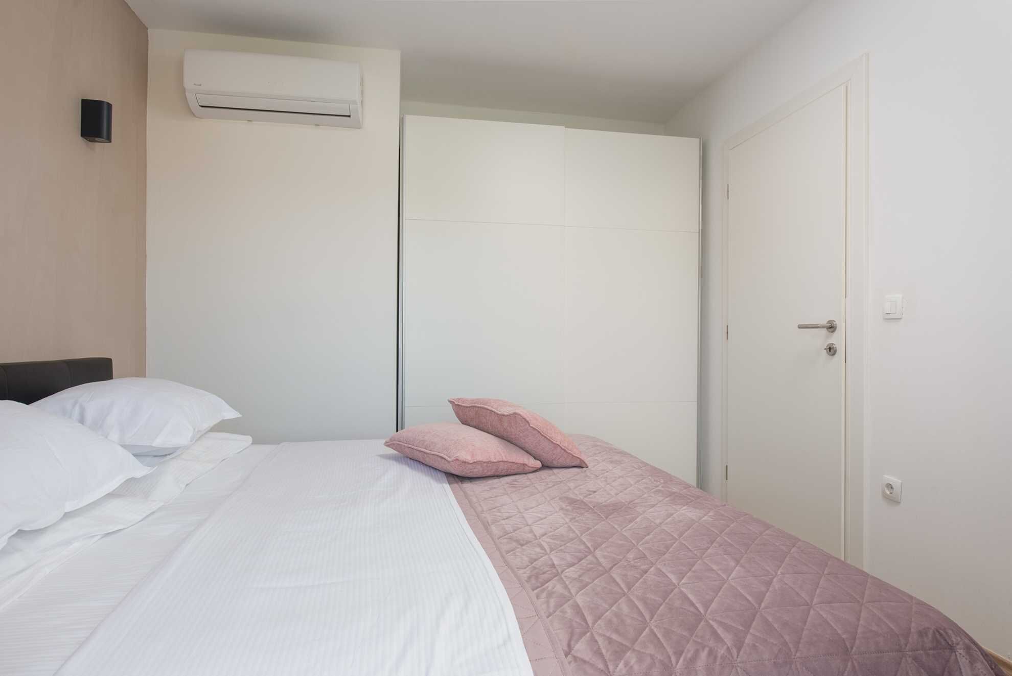 5 Schlafzimmer, Bügeleisen/Bügelbrett, Reisekinderbett, kostenloses WLAN